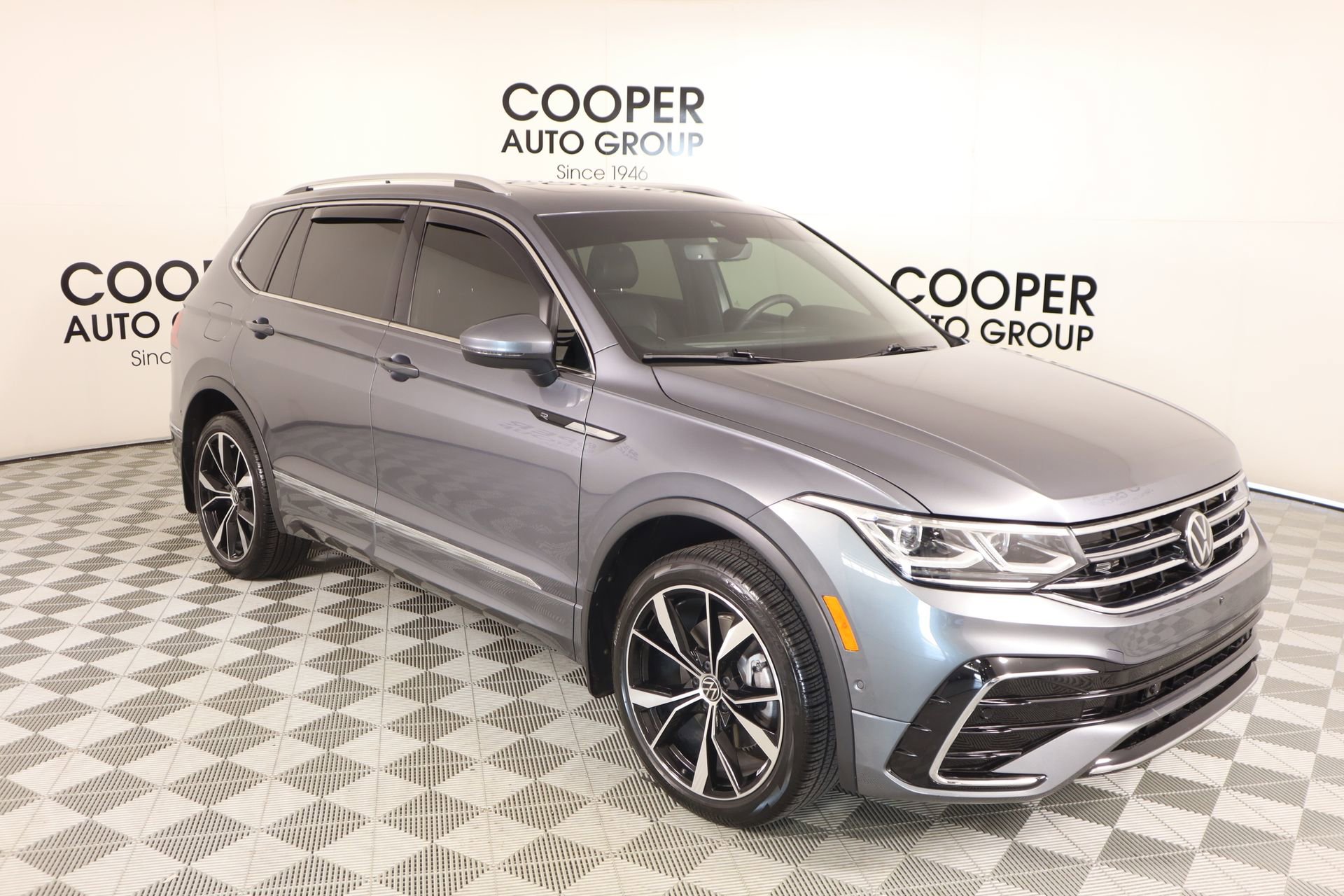 Used 2024 Volkswagen Tiguan SEL R-Line