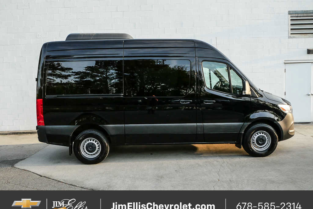 Used 2024 Mercedes-Benz Sprinter 2500 image 2