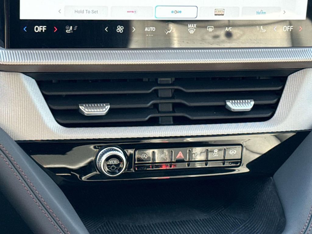 Used 2025 Ford Explorer Active w/ Active Comfort Package image 20