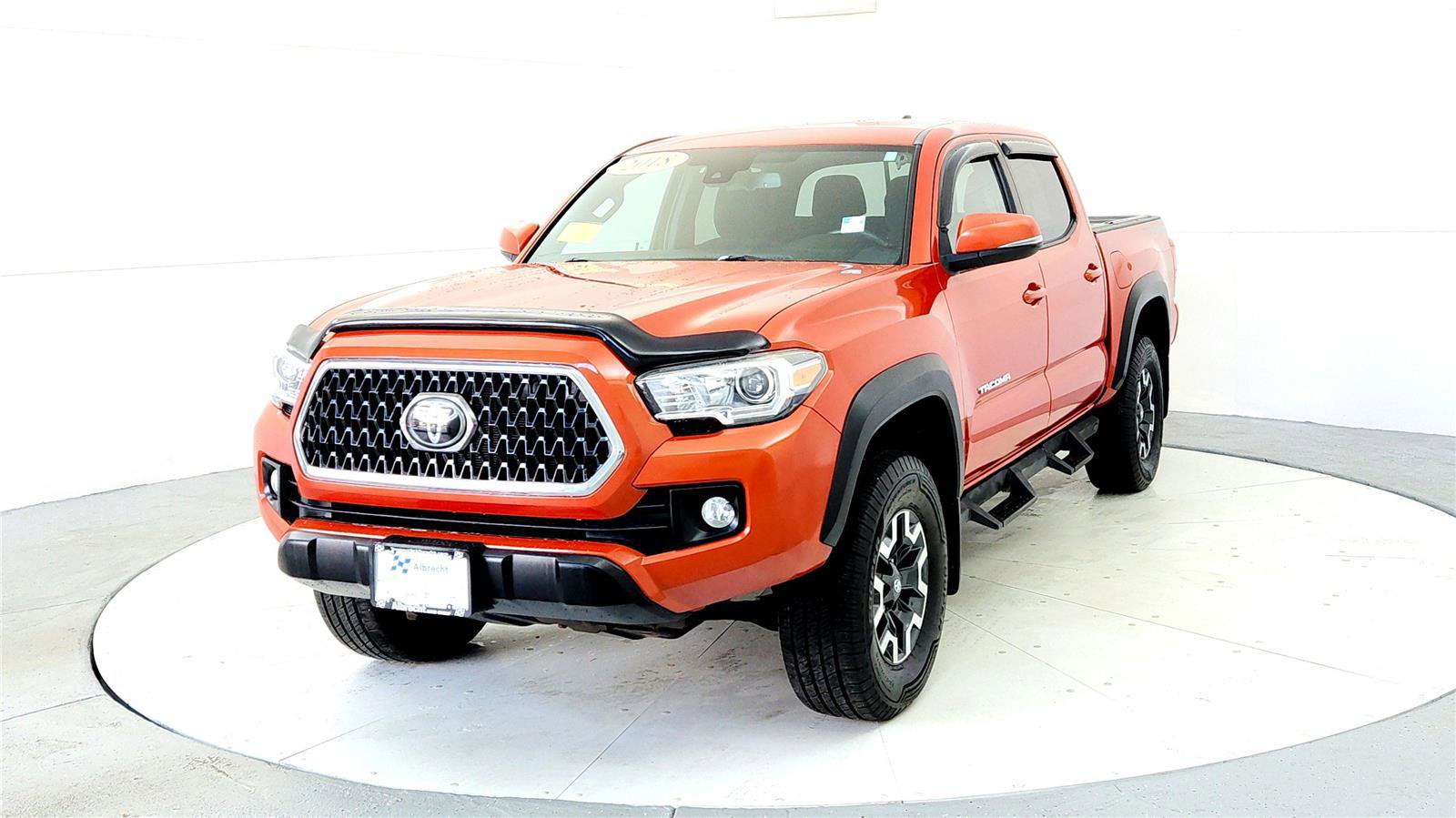 Used 2018 Toyota Tacoma TRD Off-Road w/ Technology Package image 2