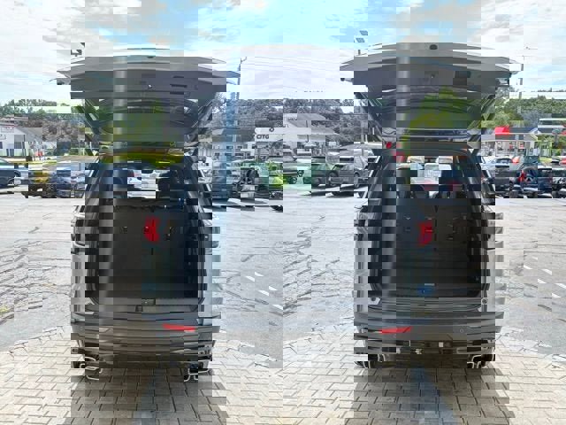 New 2026 GMC Acadia AT4 w/ Super Cruise Package image 10