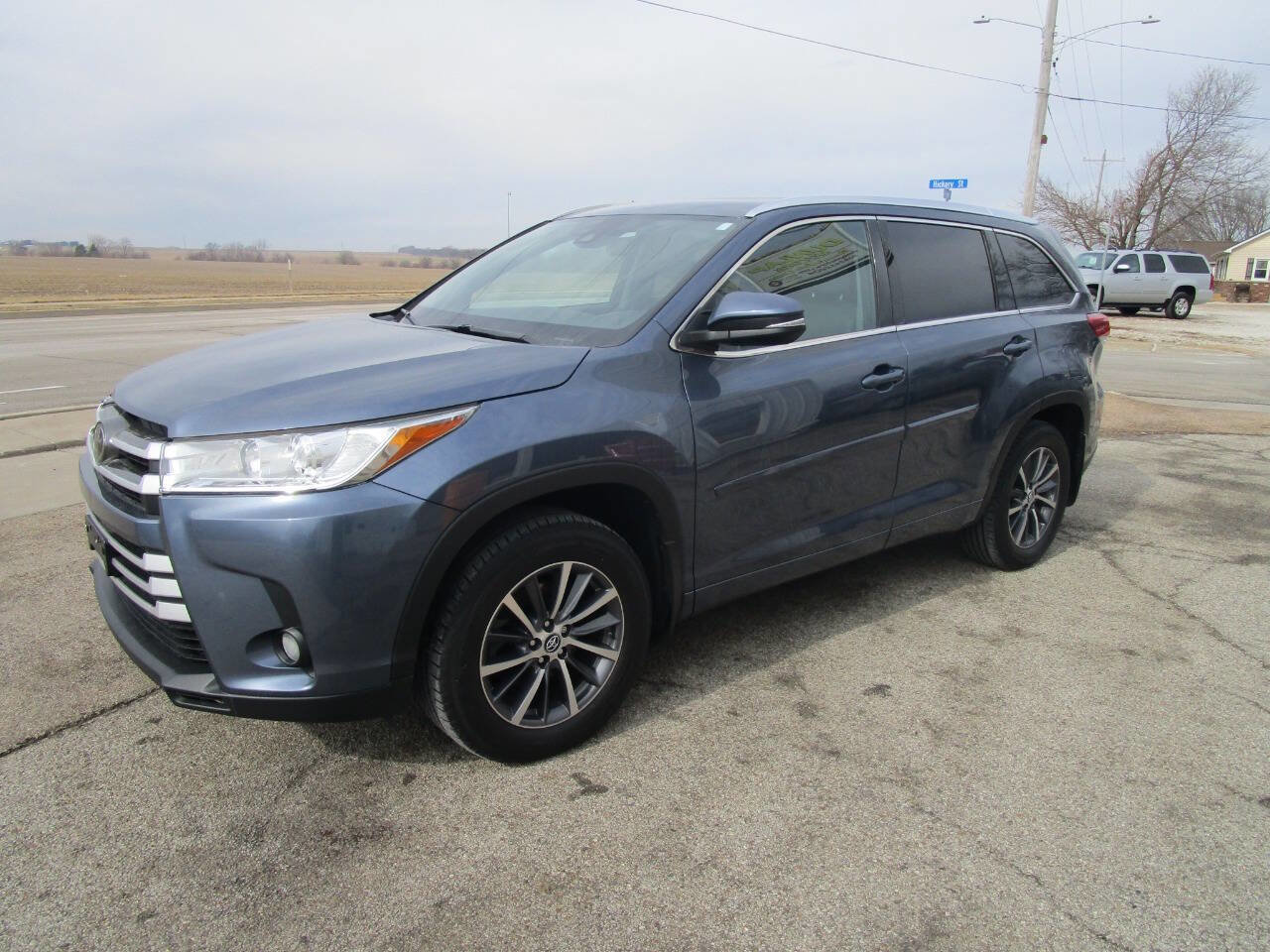 Used 2017 Toyota Highlander XLE w/ Protection Package #3 image 1