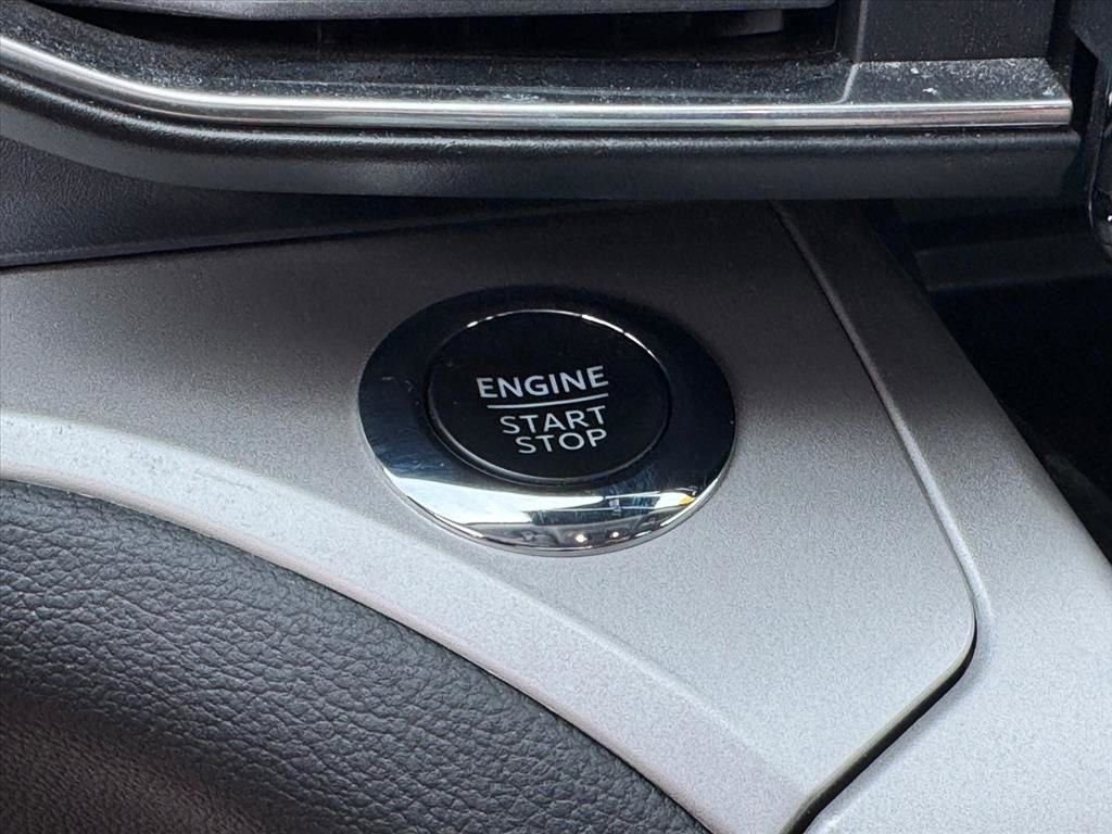 Used 2023 Ford Explorer XLT w/ Equipment Group 202A image 23