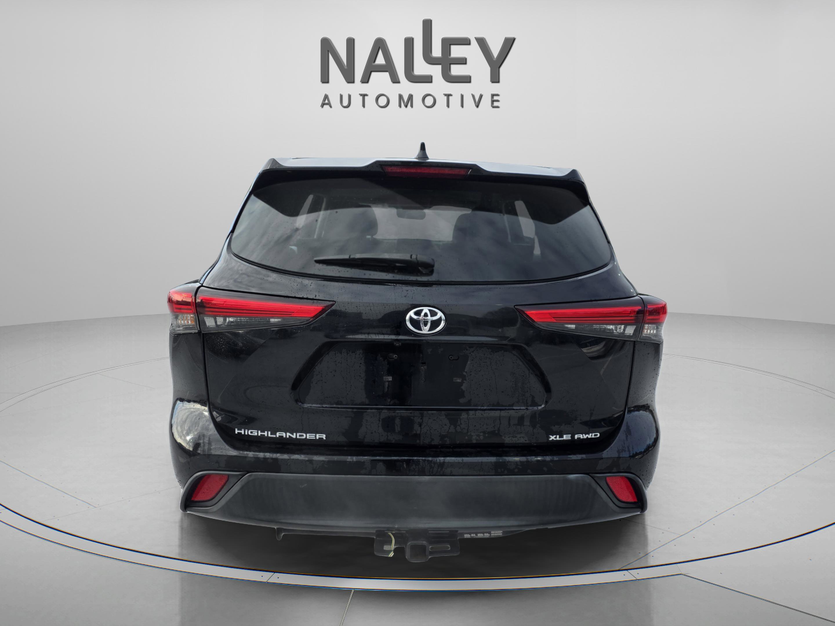 Used 2020 Toyota Highlander XLE image 4