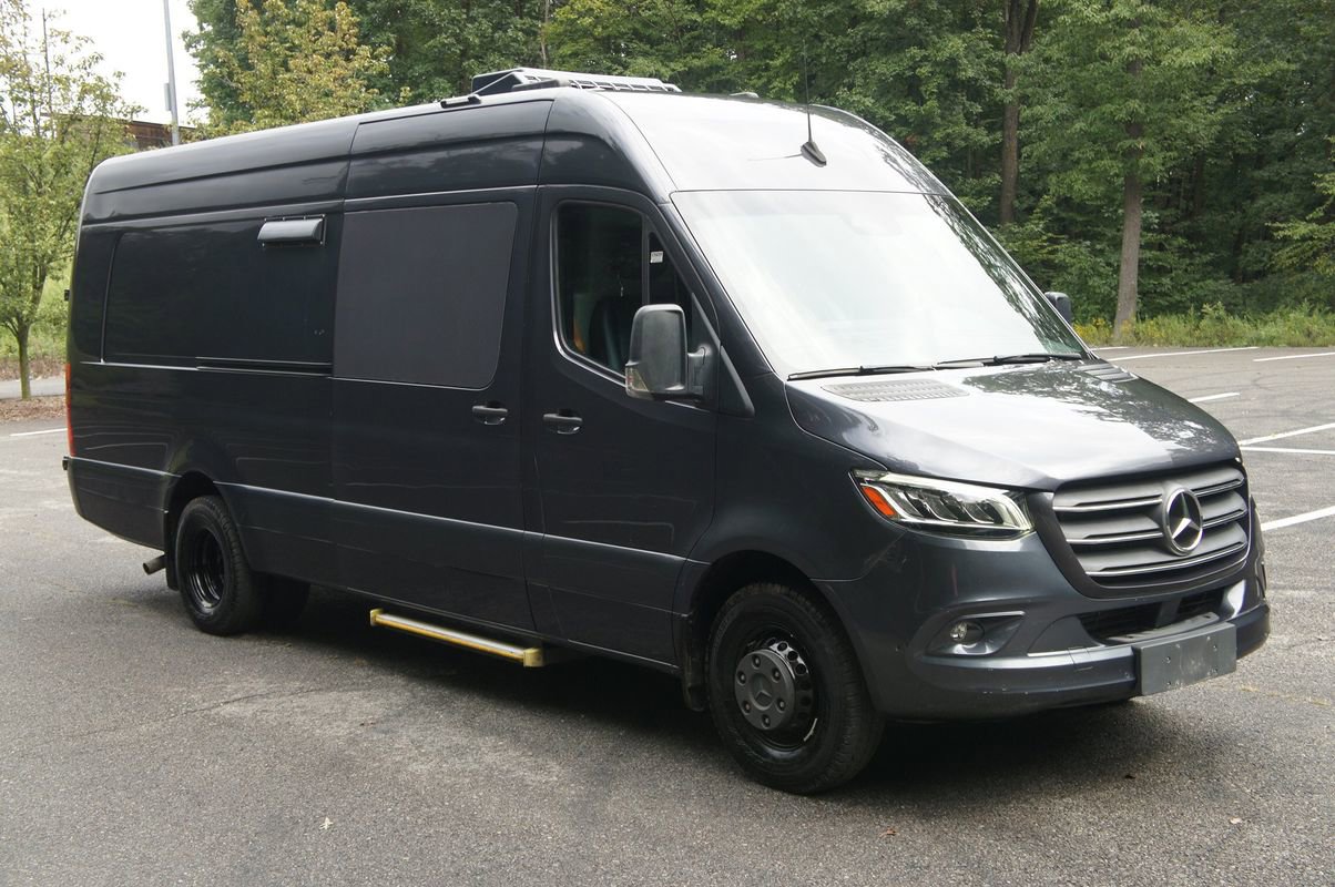 Used 2020 Mercedes-Benz Sprinter 4500 image 12