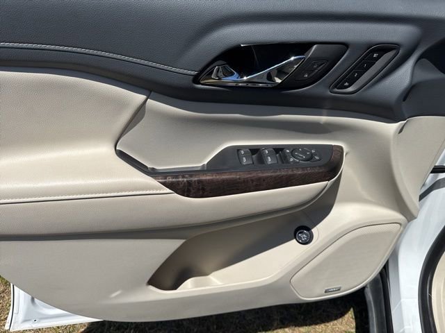 Used 2023 GMC Acadia Denali image 9