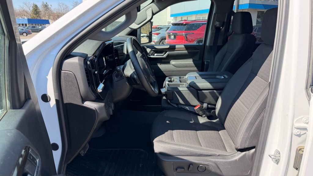 Used 2025 Chevrolet Silverado 2500 LT w/ Safety Package image 7