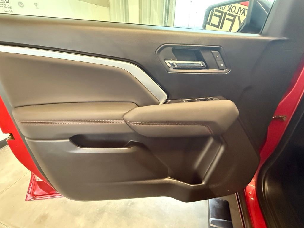 Used 2024 Chevrolet Colorado Z71 w/ Z71 Convenience Package 2 image 18