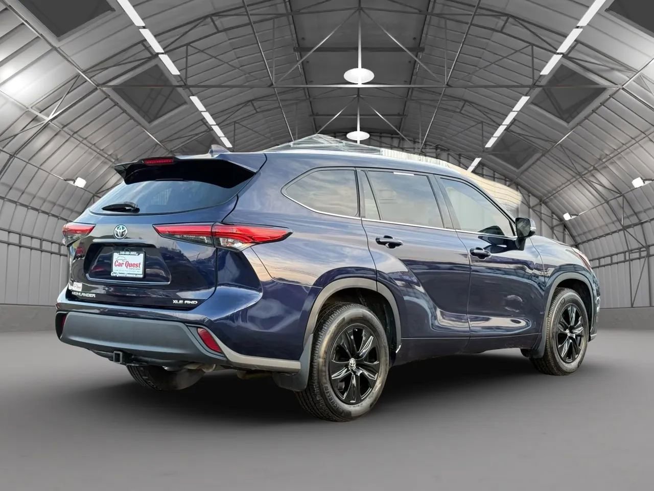 Used 2021 Toyota Highlander XLE image 7