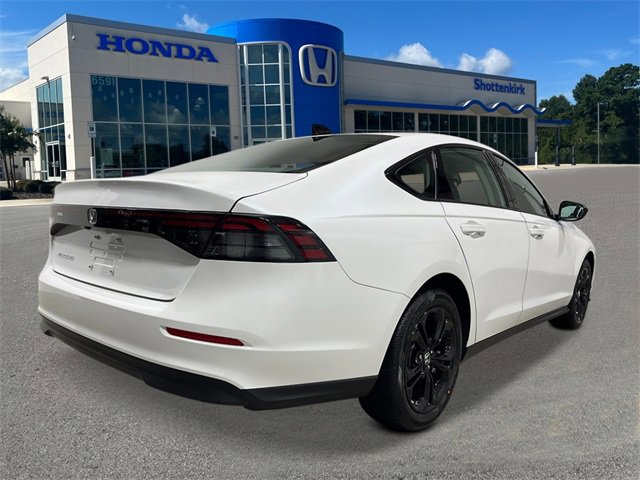 New 2025 Honda Accord SE image 5