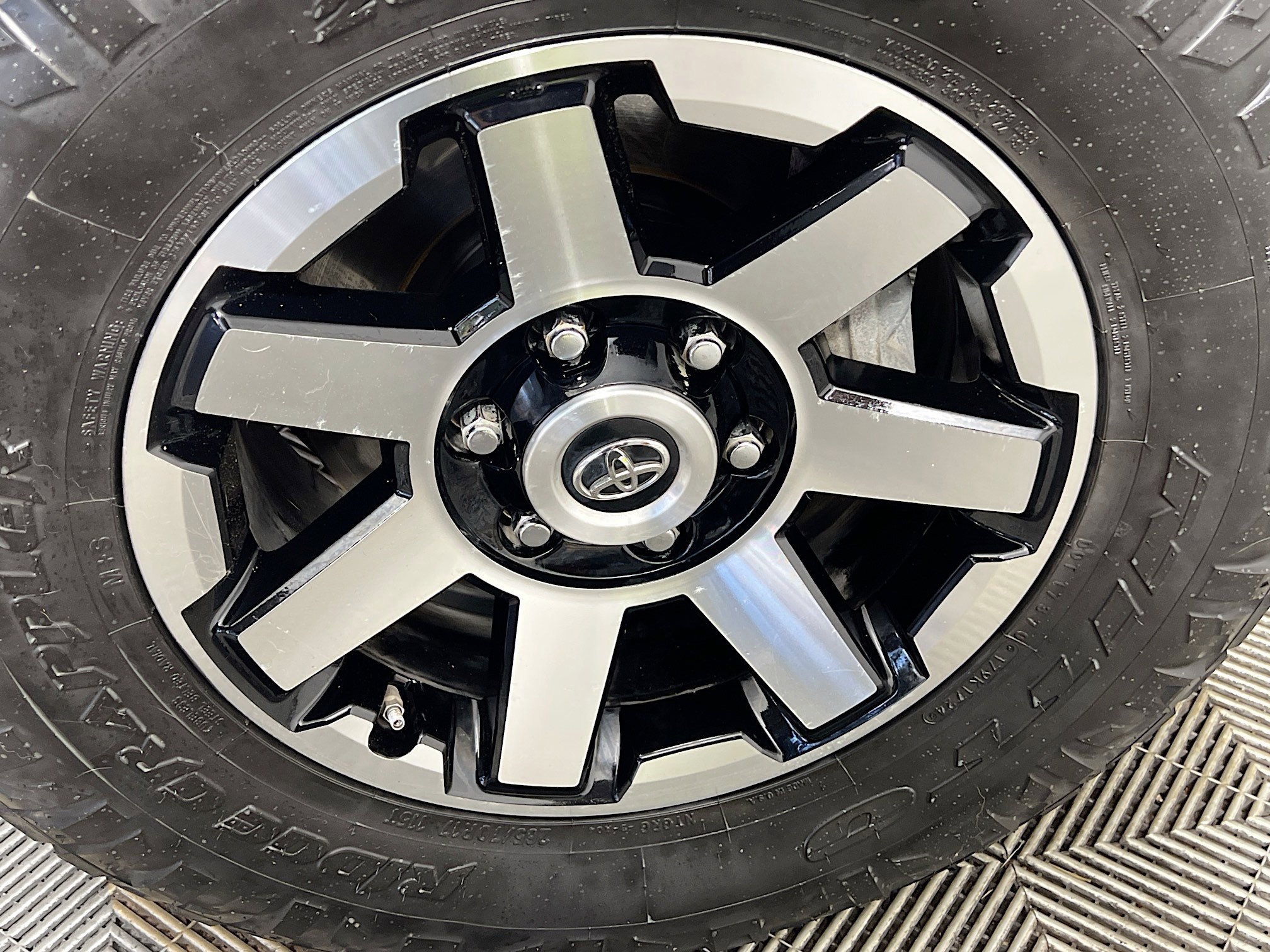 Used 2019 Toyota 4Runner TRD Off-Road image 14