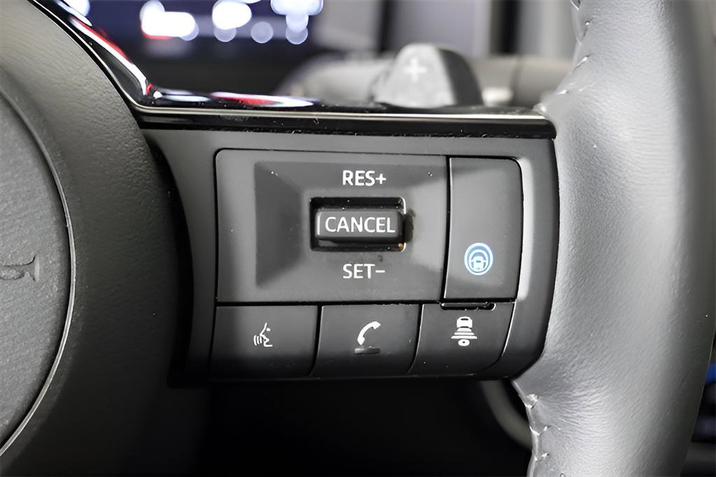 Used 2024 Nissan Rogue SL w/ SL Premium Package image 18