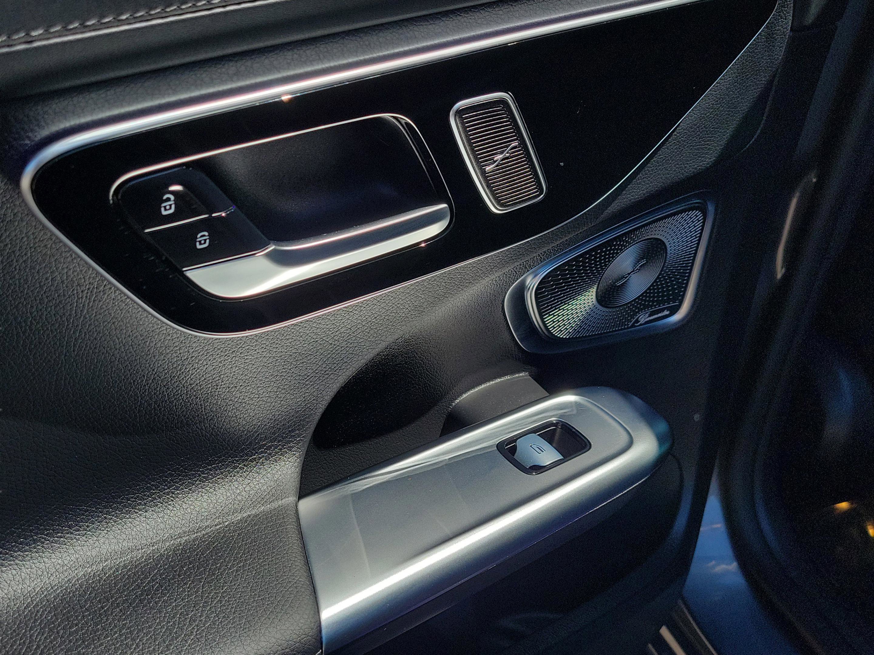 Used 2025 Mercedes-Benz C 300 Sedan image 8