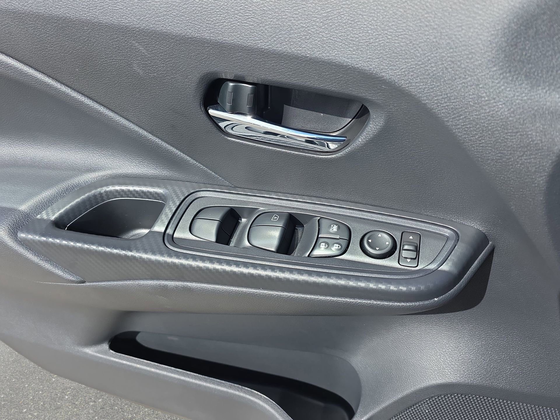 Certified 2025 Nissan Versa SV w/ Trunk Package image 26