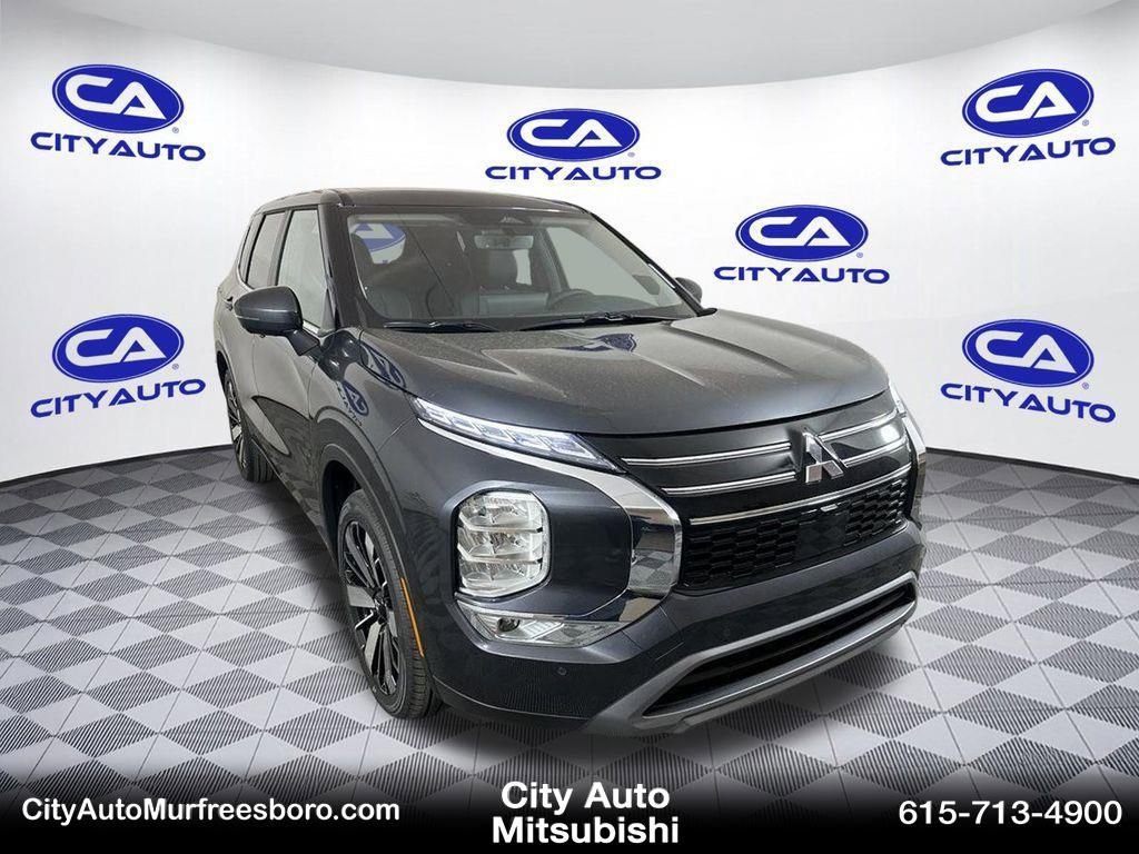 New 2025 Mitsubishi Outlander SE