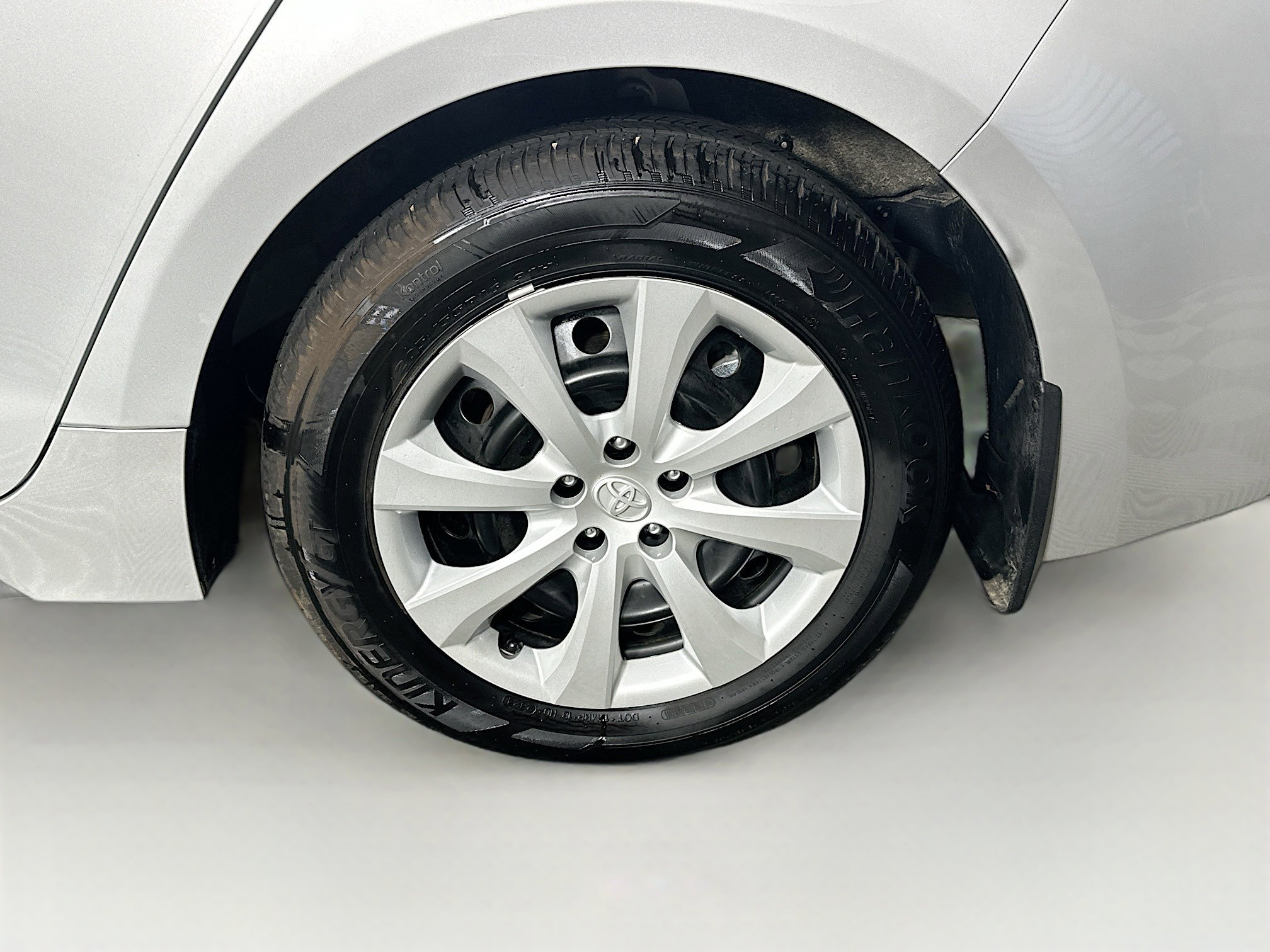 Used 2025 Toyota Corolla LE image 11