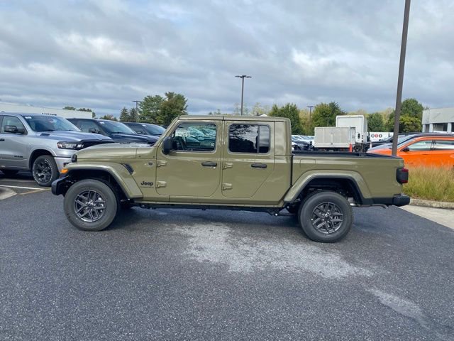 New 2025 Jeep Gladiator Sport AWD/4WD image 4