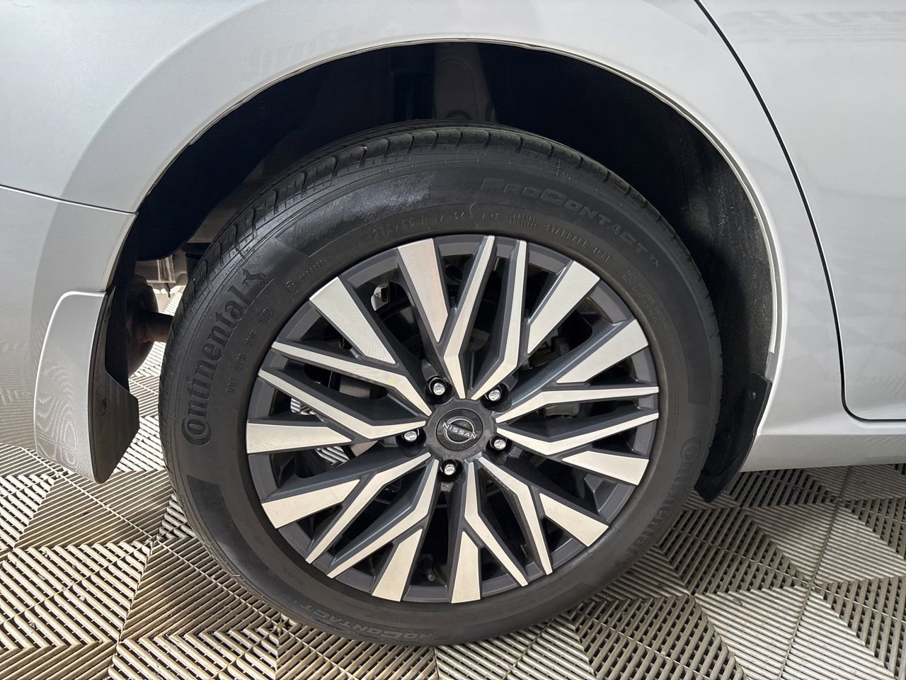 Used 2023 Nissan Altima 2.5 SV w/ SV Premium Package image 30