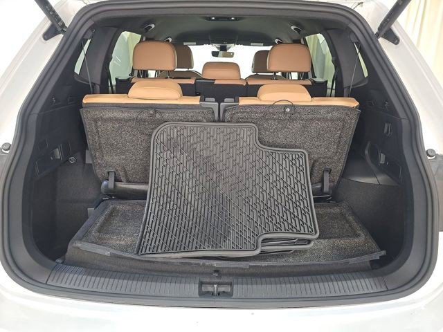 Used 2024 Volkswagen Tiguan SE FWD image 14