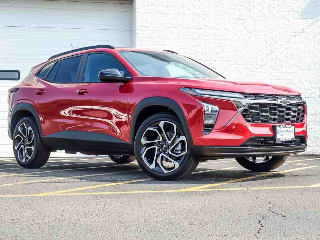 New 2026 Chevrolet Trax RS w/ Driver Confidence Package FWD video 2