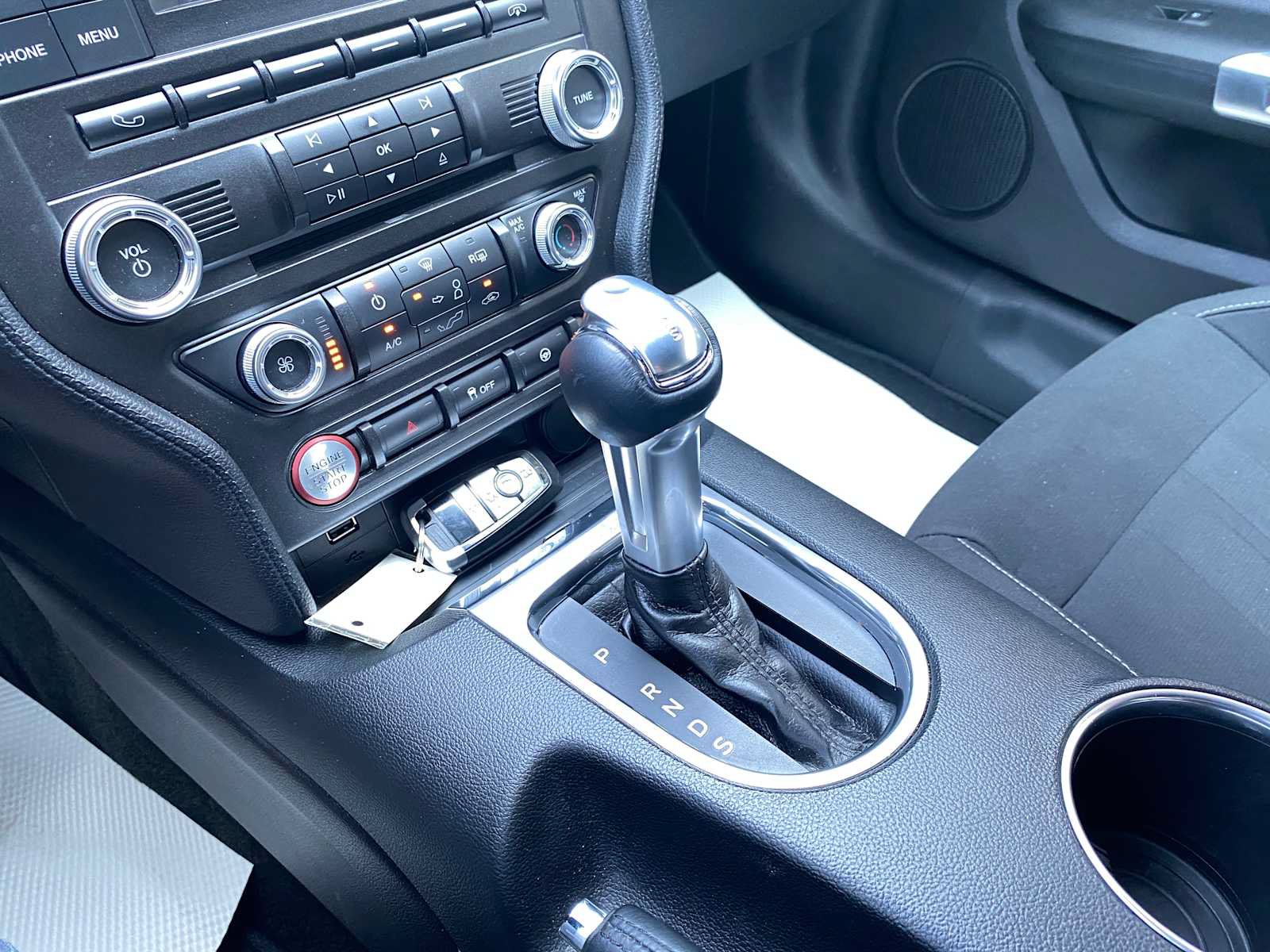 Used 2018 Ford Mustang Coupe RWD image 22