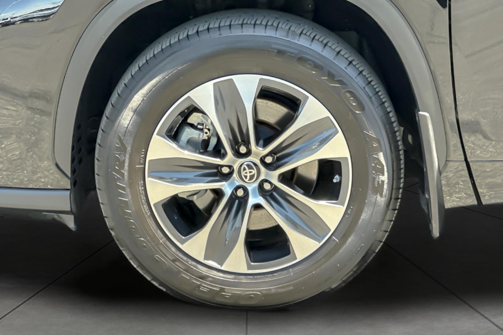 Certified 2024 Toyota Highlander XLE AWD/4WD image 26