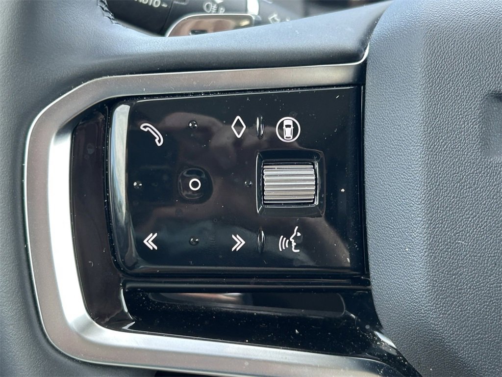 Used 2024 Land Rover Discovery Sport S image 41