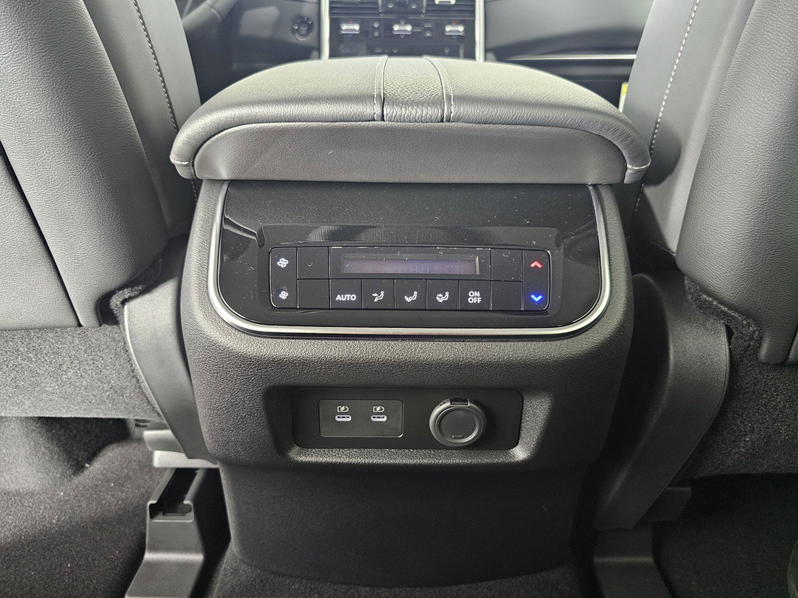 New 2026 Nissan Armada SV image 36