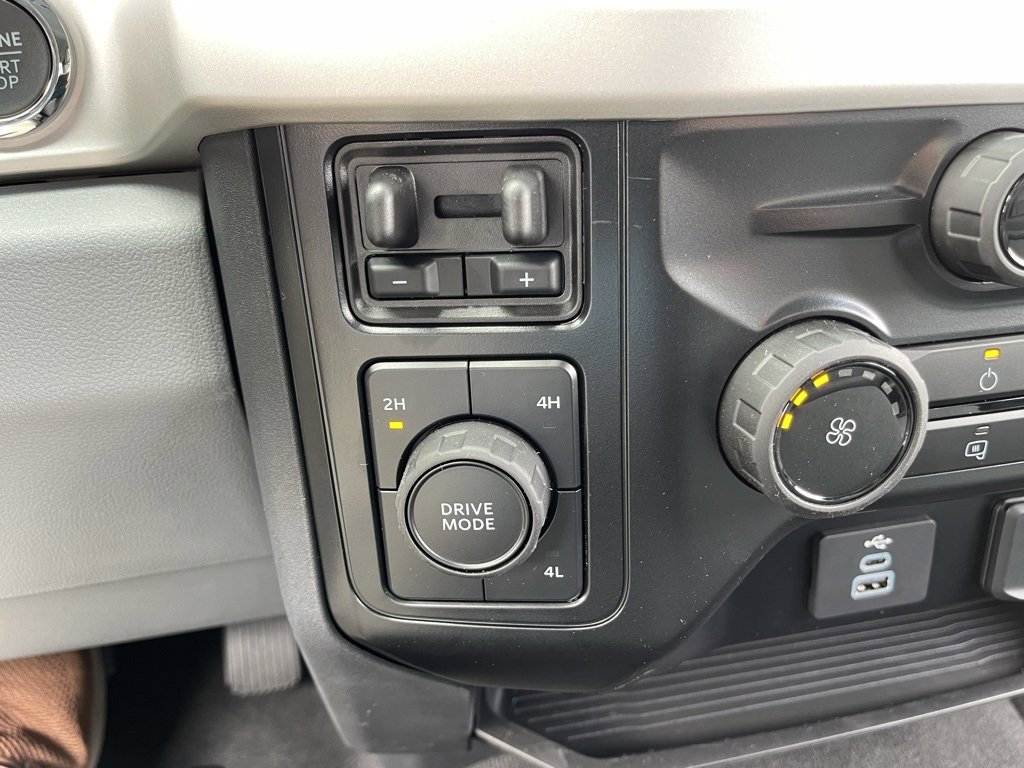 New 2026 Ford F350 4x4 Crew Cab DRW Super Duty image 31