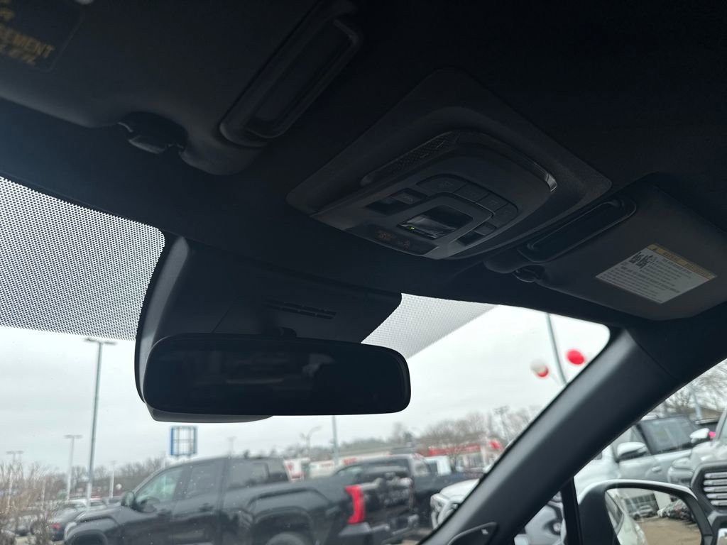 Used 2024 Toyota Corolla Cross SE w/ Moonroof Package image 31