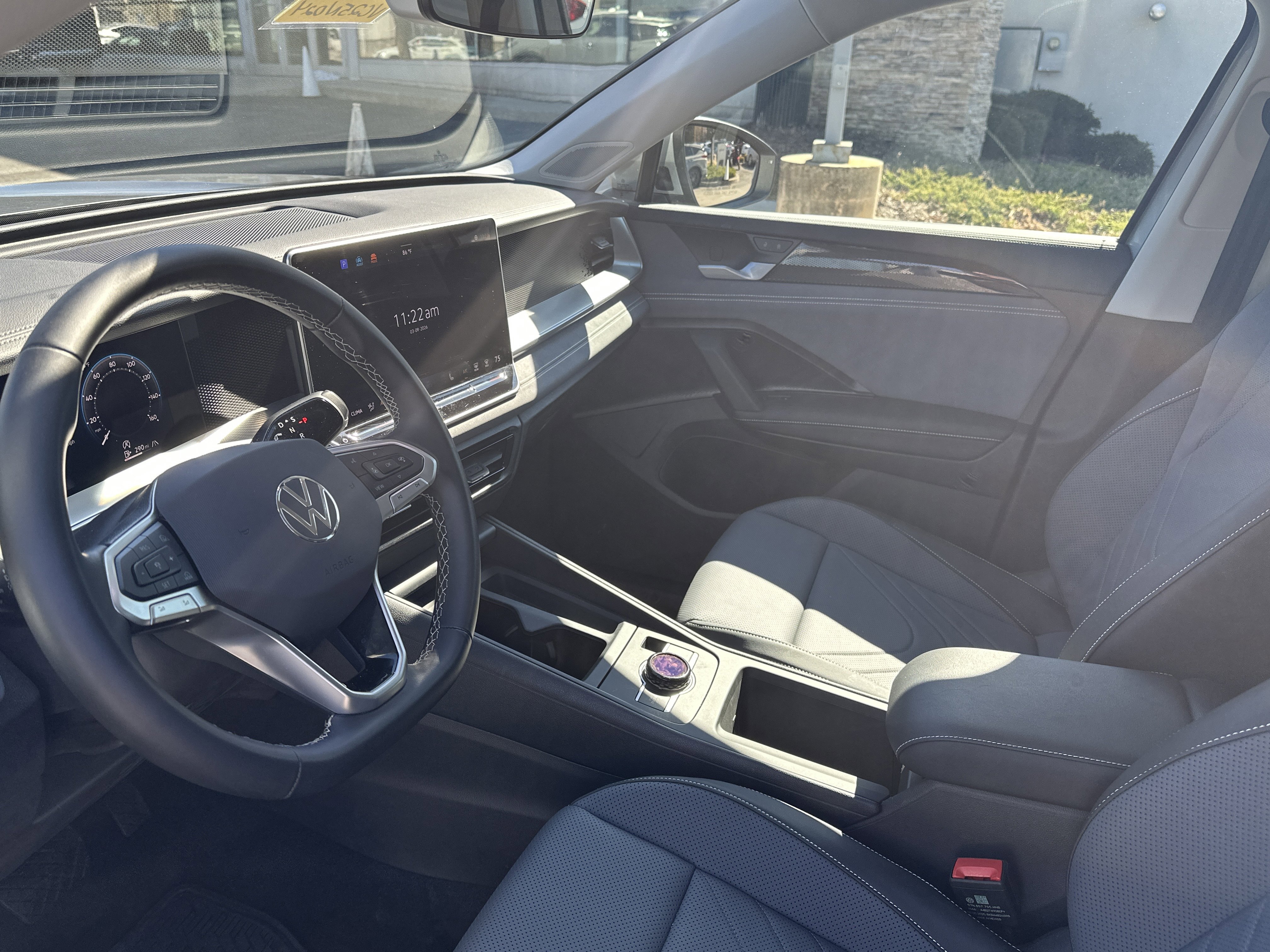Certified 2025 Volkswagen Tiguan SE image 9