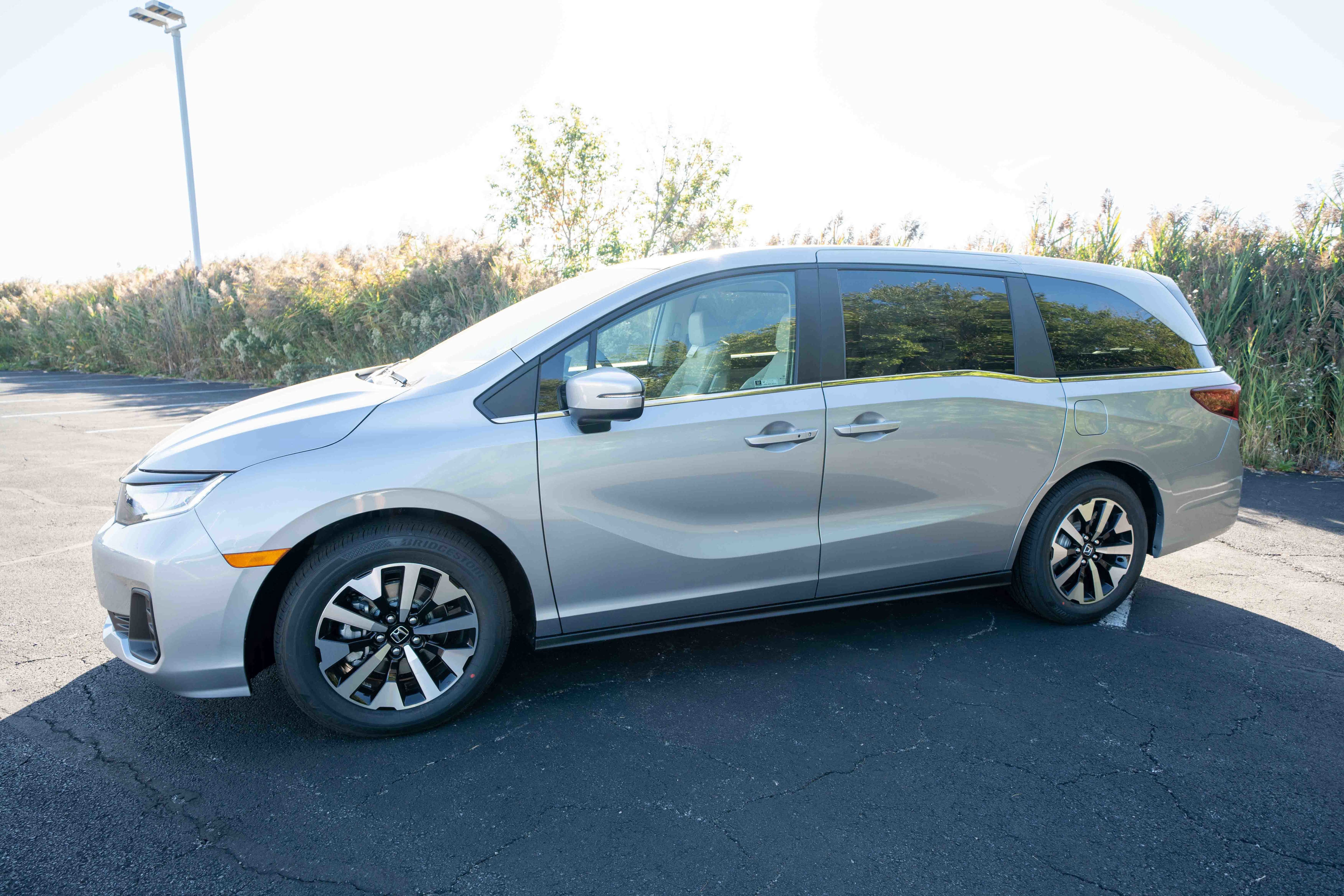 New 2026 Honda Odyssey EX-L image 3