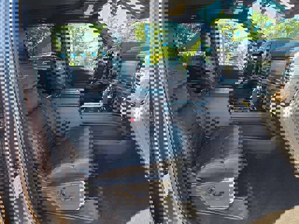 New 2025 Ford F350 Platinum image 25