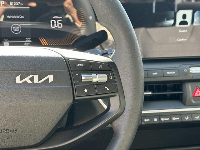 New 2026 Kia K4 LXS image 19