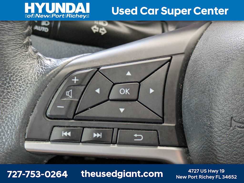 Used 2017 Nissan Rogue SV FWD image 28