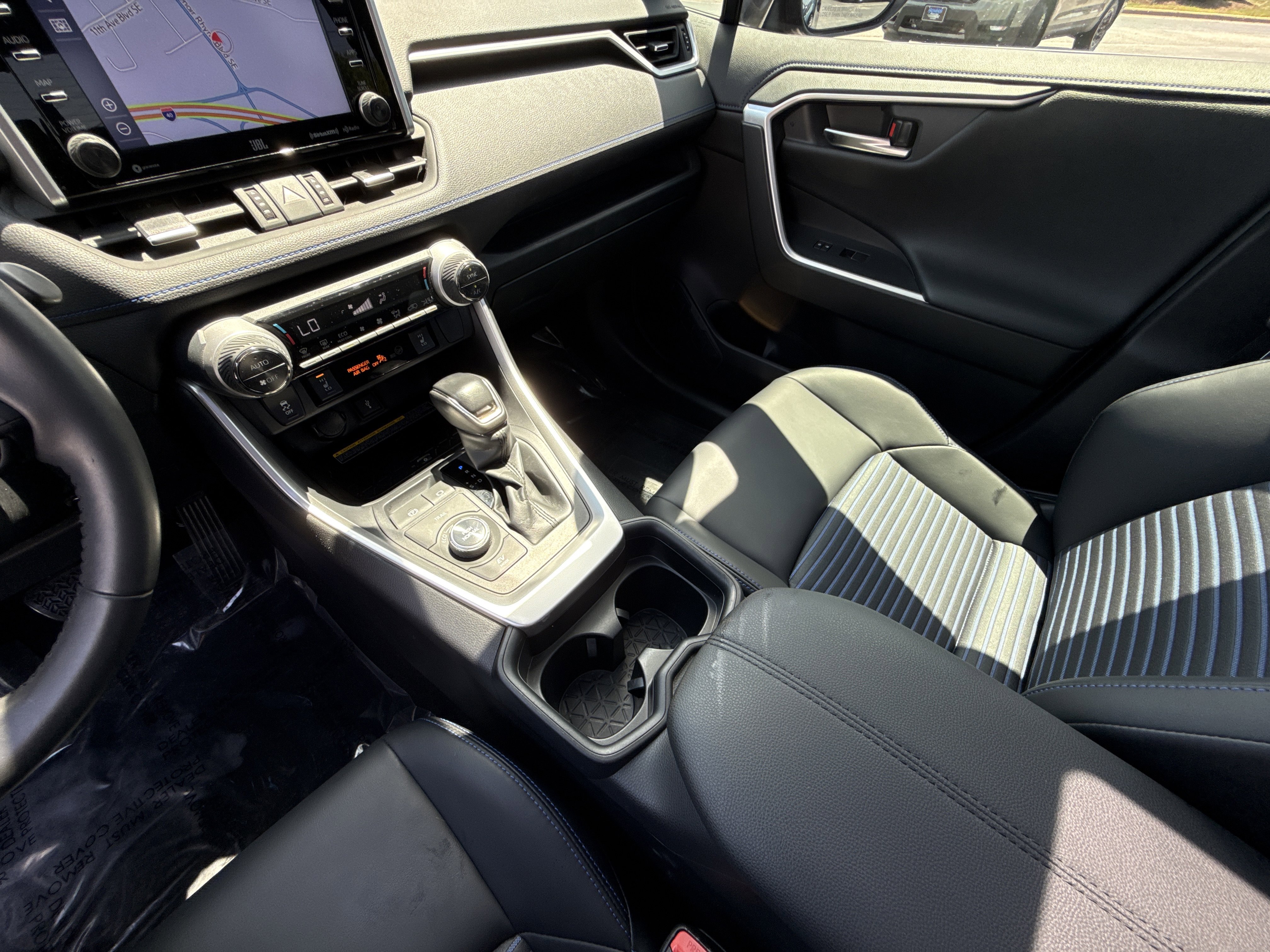 Used 2020 Toyota RAV4 XSE AWD/4WD image 26