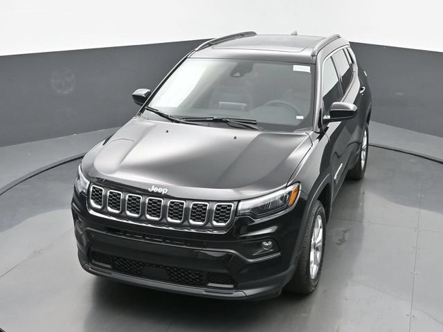 New 2025 Jeep Compass Latitude w/ Sun & Sound Group AWD/4WD image 38