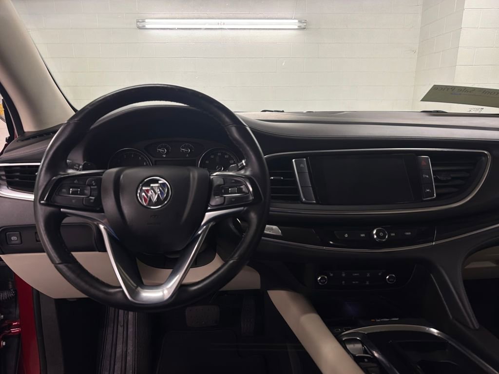 Used 2023 Buick Enclave Essence image 9