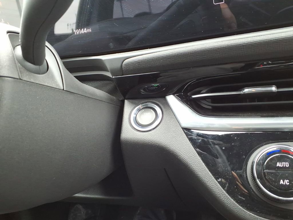 Used 2024 Buick Envista Sport Touring w/ Convenience I Package FWD image 21