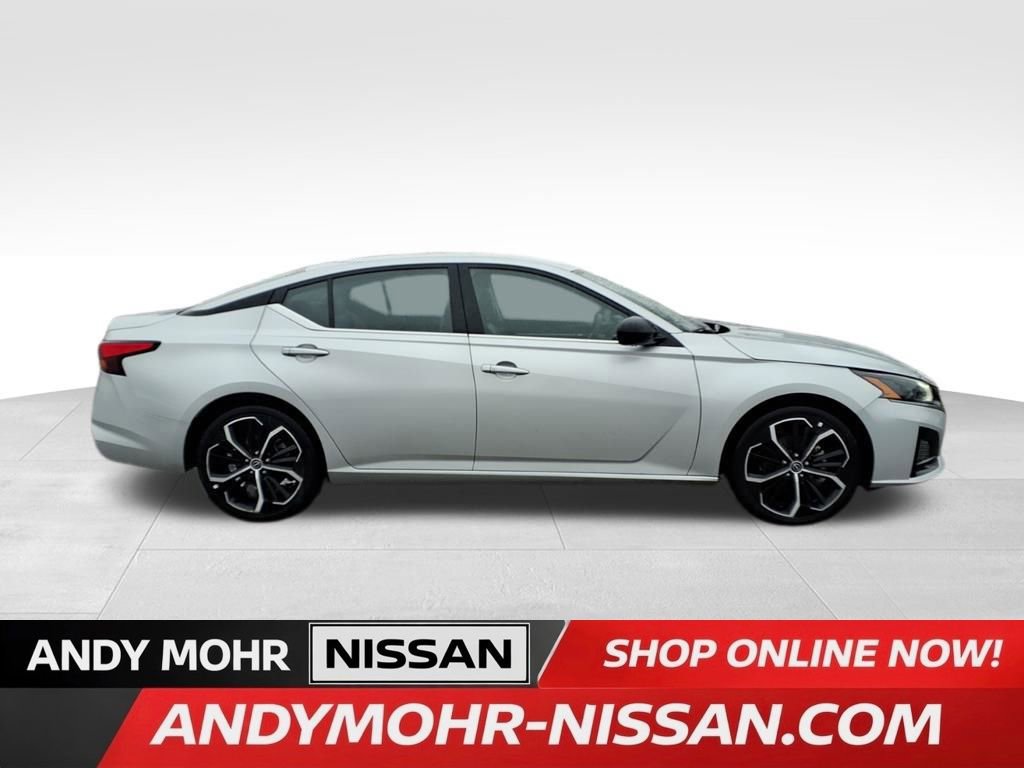 Used 2024 Nissan Altima 2.5 SR image 9