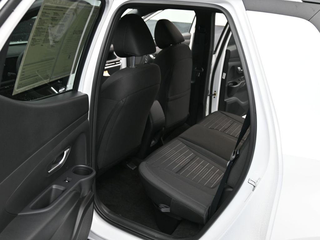 Certified 2025 Hyundai Santa Cruz SE image 11