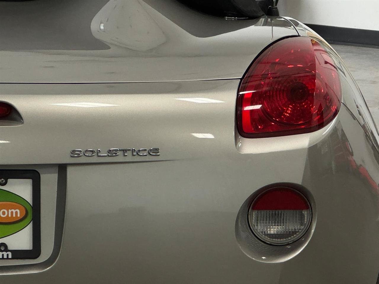 Used 2007 Pontiac Solstice Convertible w/ Premium Package RWD image 26