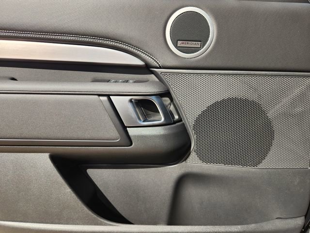 Used 2026 Land Rover Discovery Limited Edition image 16