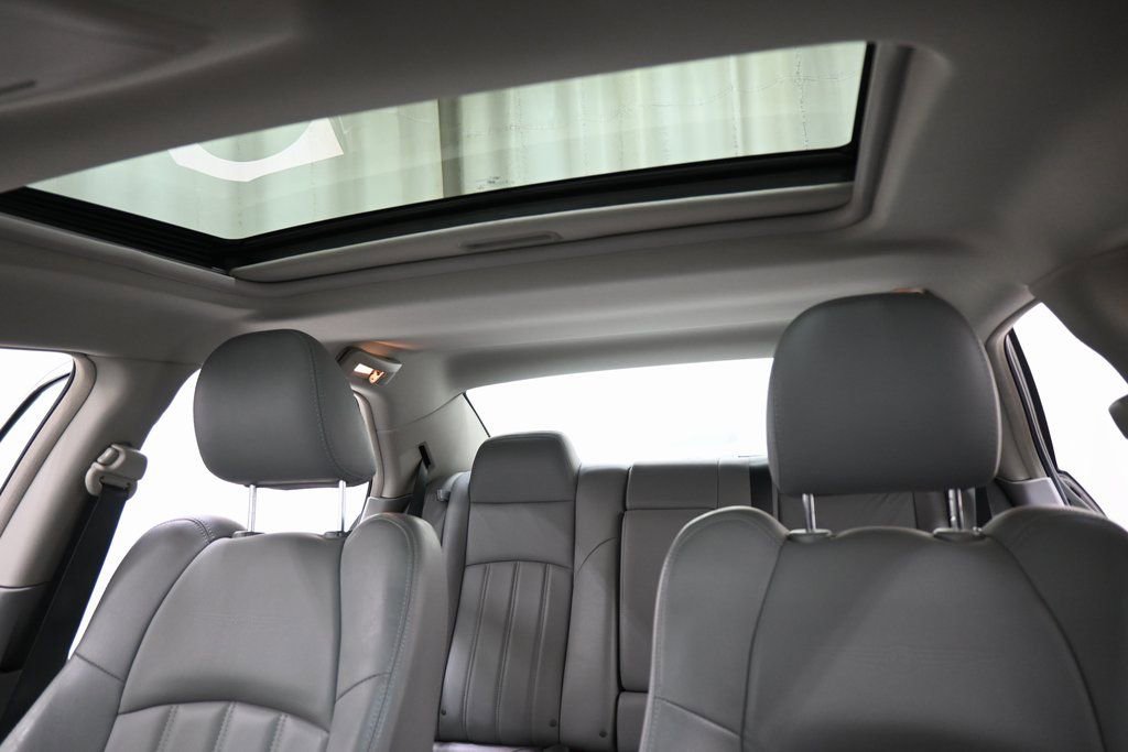 Used 2006 Chrysler 300 C w/ Sound Group II image 4