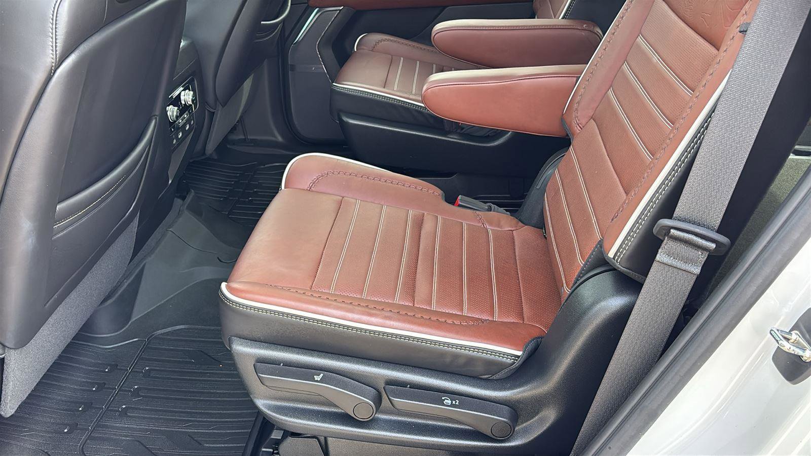 Certified 2023 GMC Yukon Denali Ultimate image 15