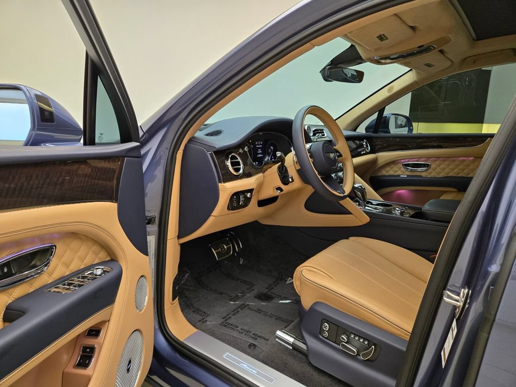 Certified 2023 Bentley Bentayga AWD/4WD image 14