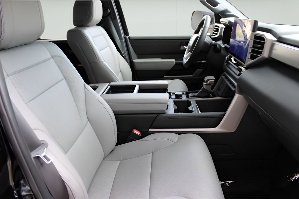 Certified 2025 Toyota Tundra Limited AWD/4WD image 25