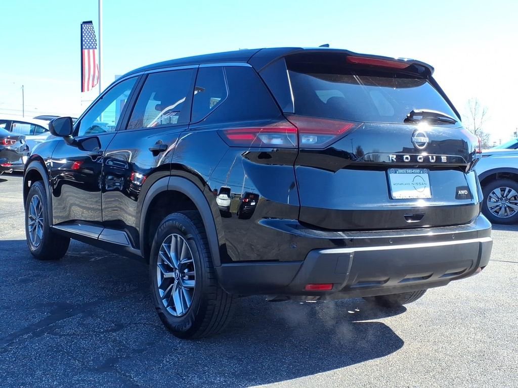 Used 2024 Nissan Rogue S AWD/4WD image 29