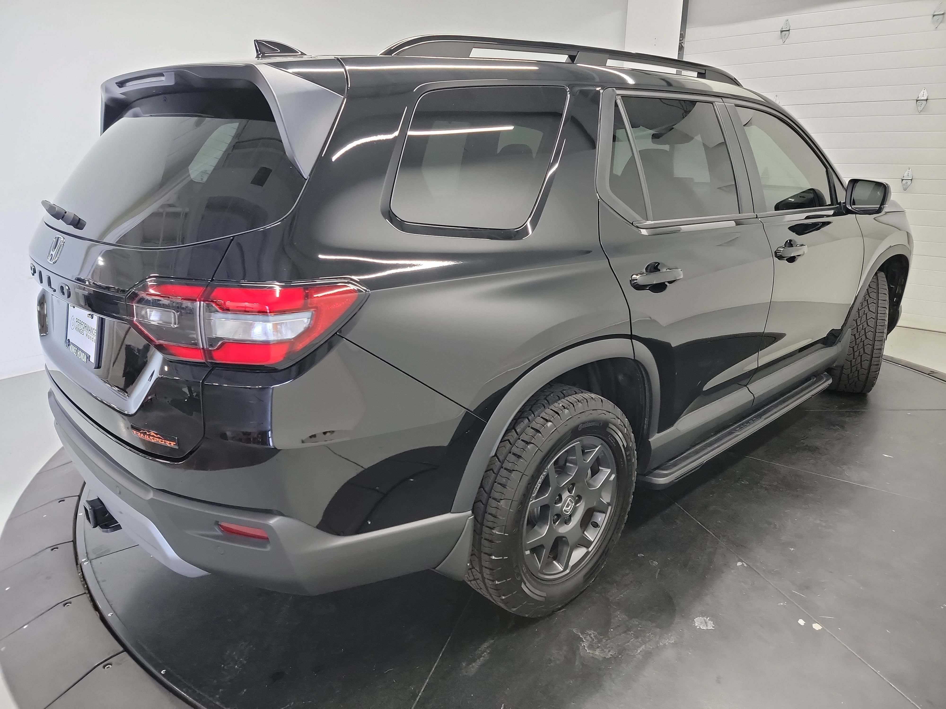Used 2025 Honda Pilot TrailSport image 9