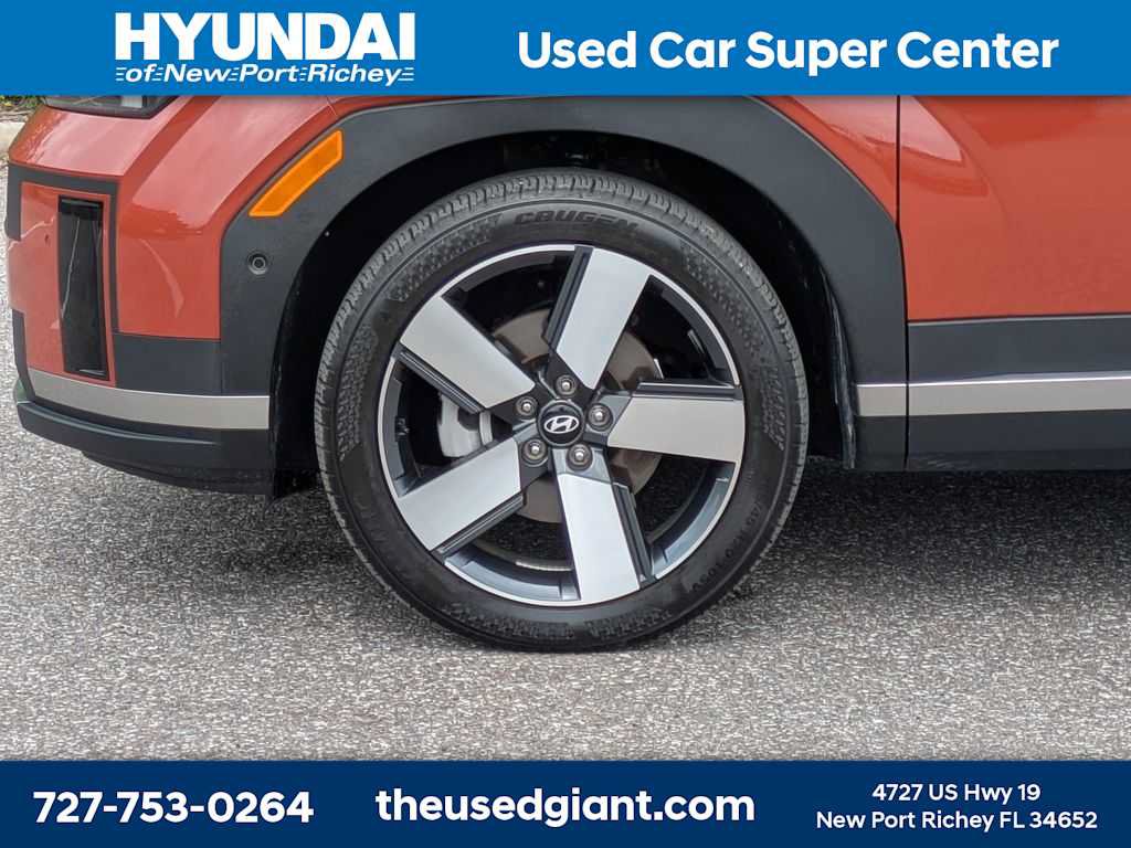 Used 2025 Hyundai Santa Fe Limited FWD image 10